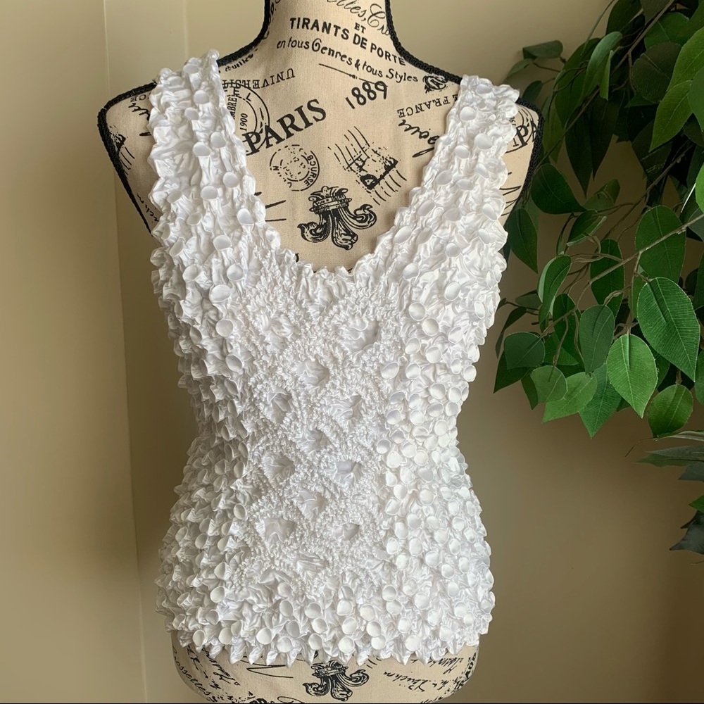 Sister Brand Vintage Textured Sleeveless Top White Sz OS